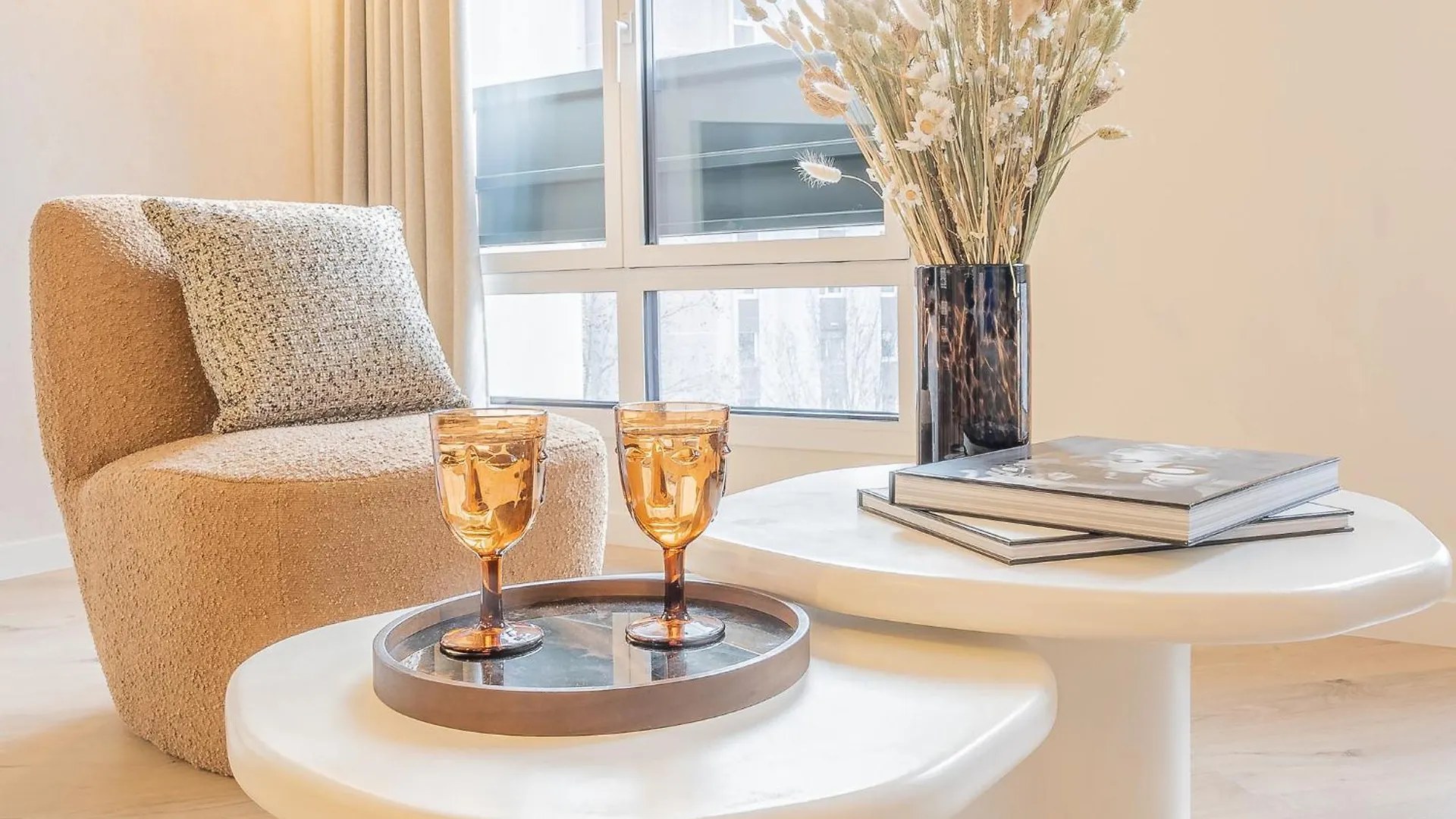 Yuna Porte-maillot - Lejlighedshotel Levallois-Perret